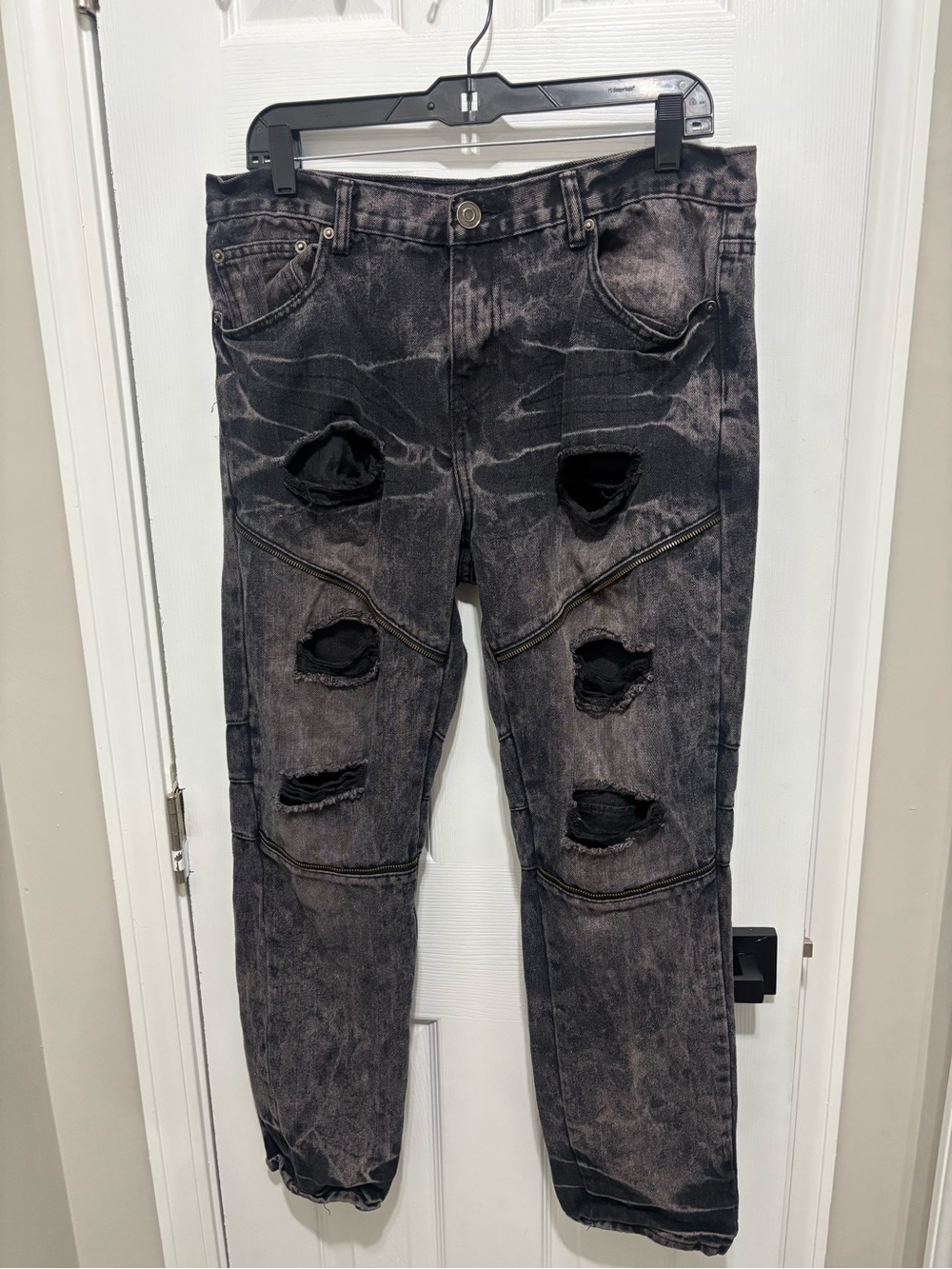 Black Slim Straight Unisex Distressed Jeans - Washed Black